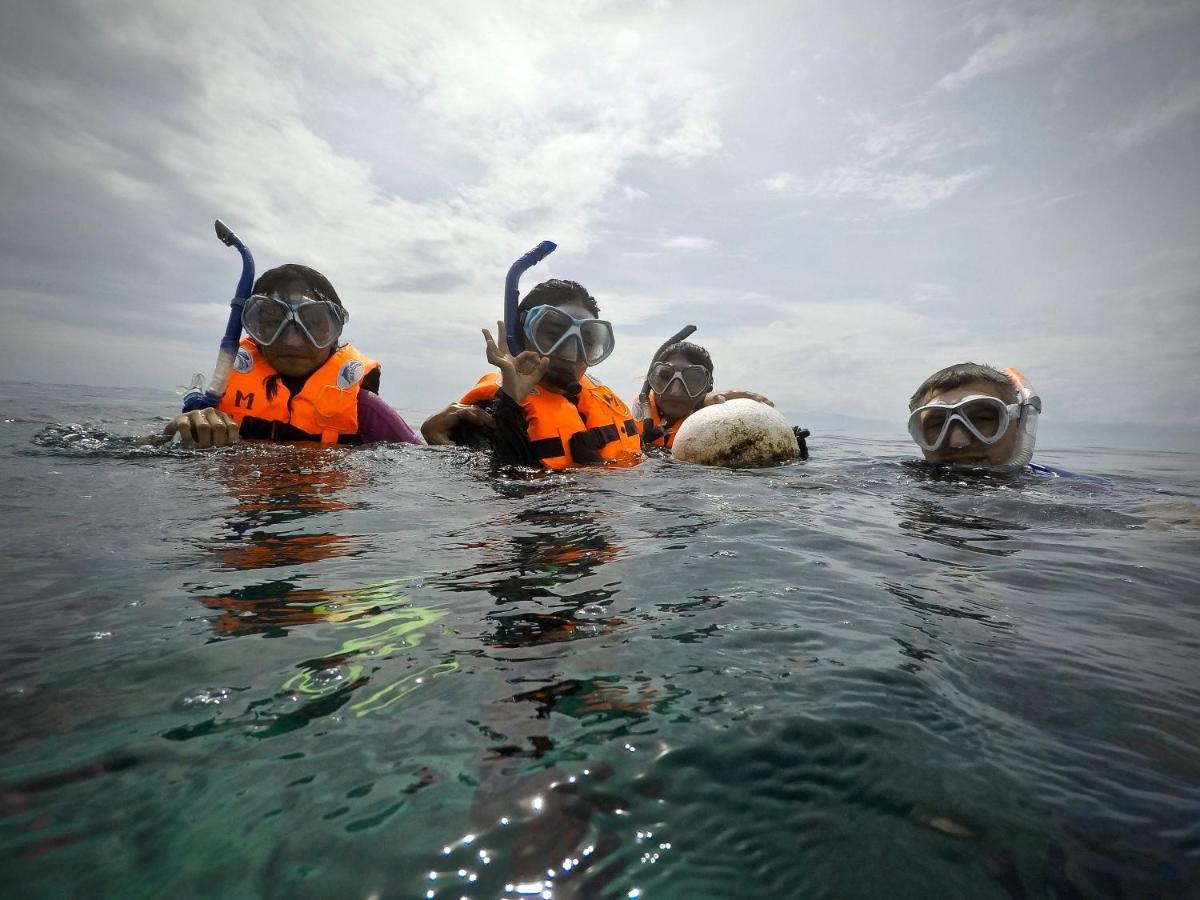 Alegria Dive Resort Exterior photo